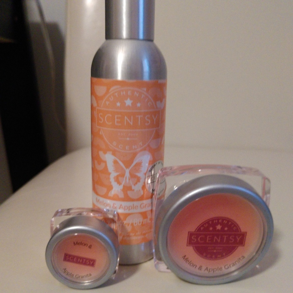 Scentsy room spray and sample wax meltd